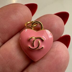 CHANEL Pink Heart Logo Pull